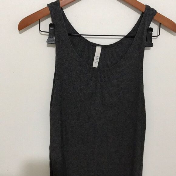 Jolie Los Angeles slit tunic‎ - Picture 2 of 4